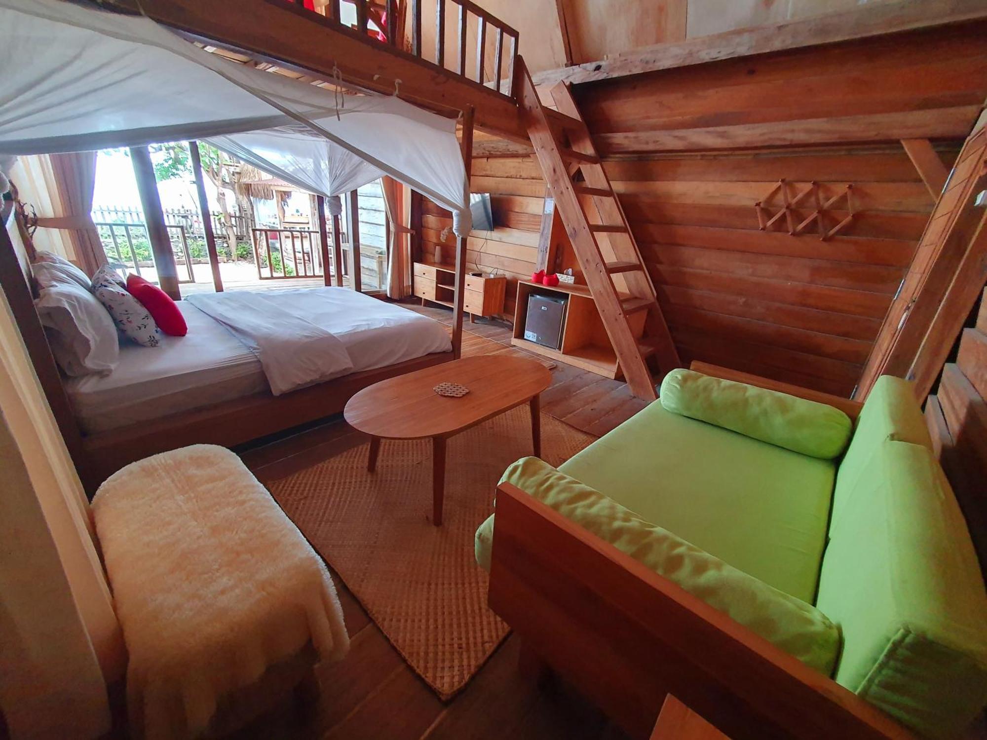 Sunset Moyo Bungalows Moyo Island ภายนอก รูปภาพ