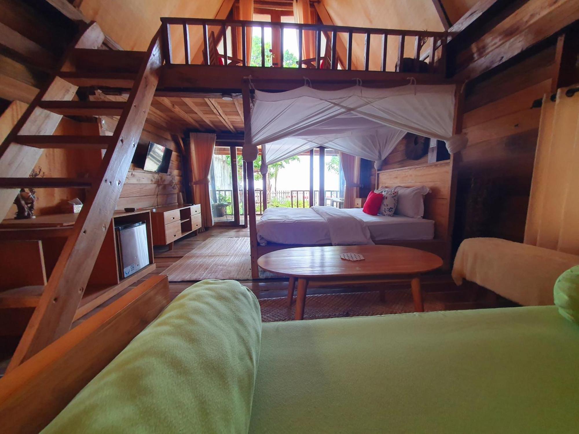 Sunset Moyo Bungalows Moyo Island ภายนอก รูปภาพ