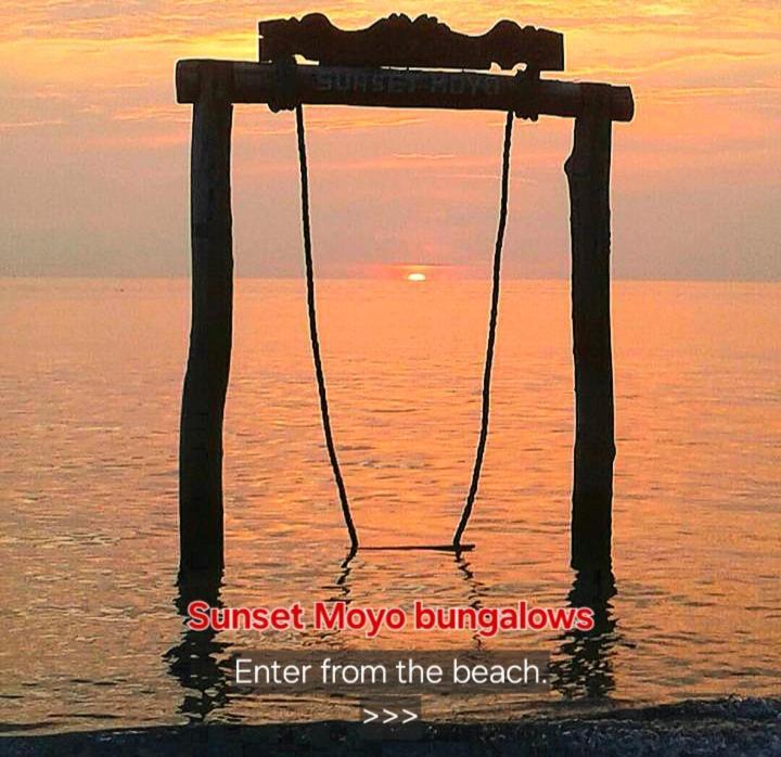 Sunset Moyo Bungalows Moyo Island ภายนอก รูปภาพ